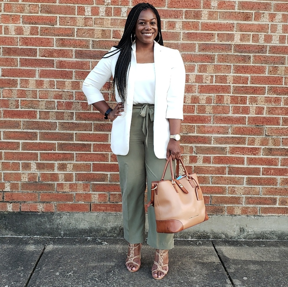 Meet your Posher, Adrienne